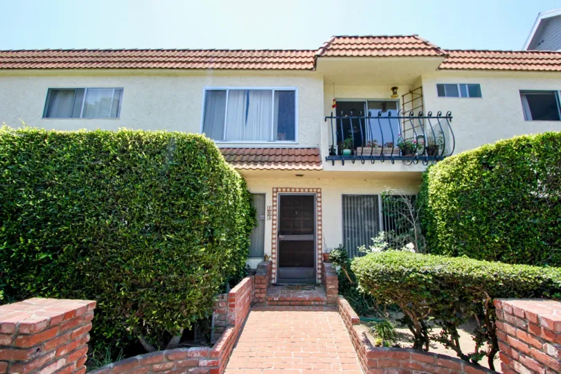 Clear front view of 1323 Carmelina, West La, California