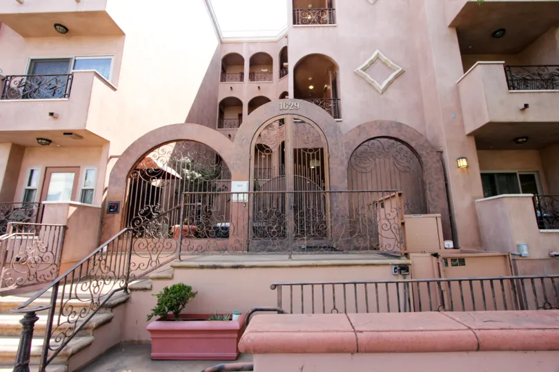The beautiful Apartment entrance of 1629 Armacost west la