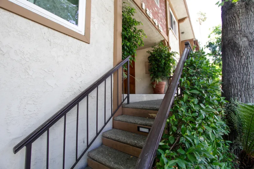 The entrance into the building at 1845 Corinth