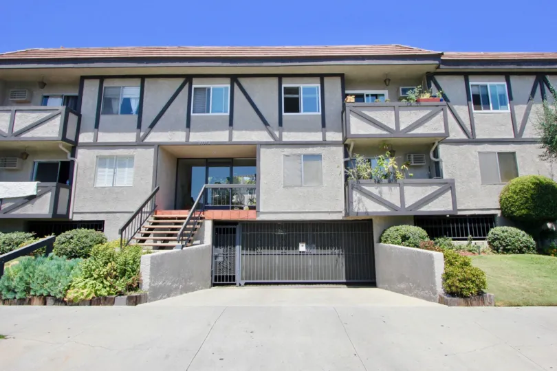Front view of the amazing Pelham Terrace with her surrounding greenery, West La, California