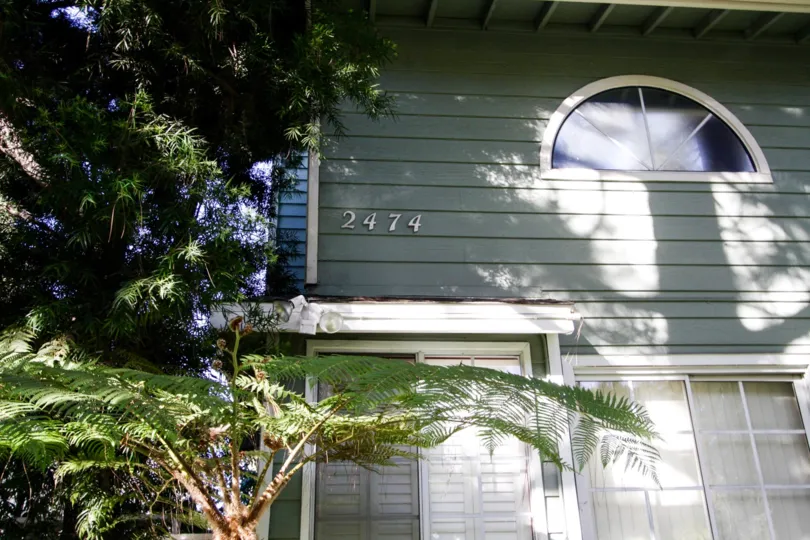 The numbering announced the 2474 Centinela location in West LA