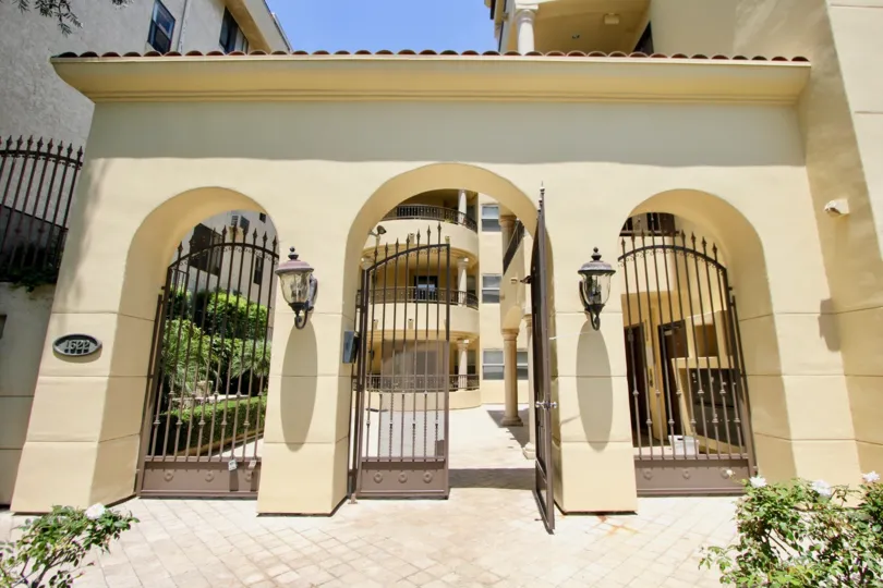 The entrance of a villa in Amherst Regency Community