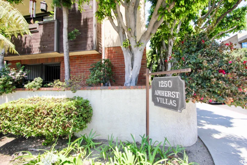 The street in amherst villas II of west la has the address BOARD of the street.