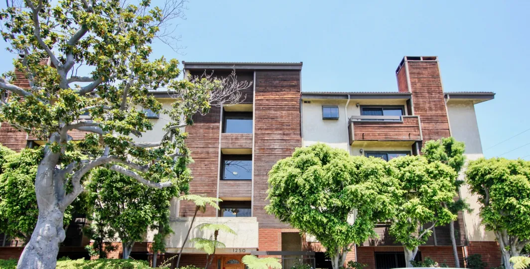 classy and amazingly beautiful neighborhood of Amherst Villas II, West La, California