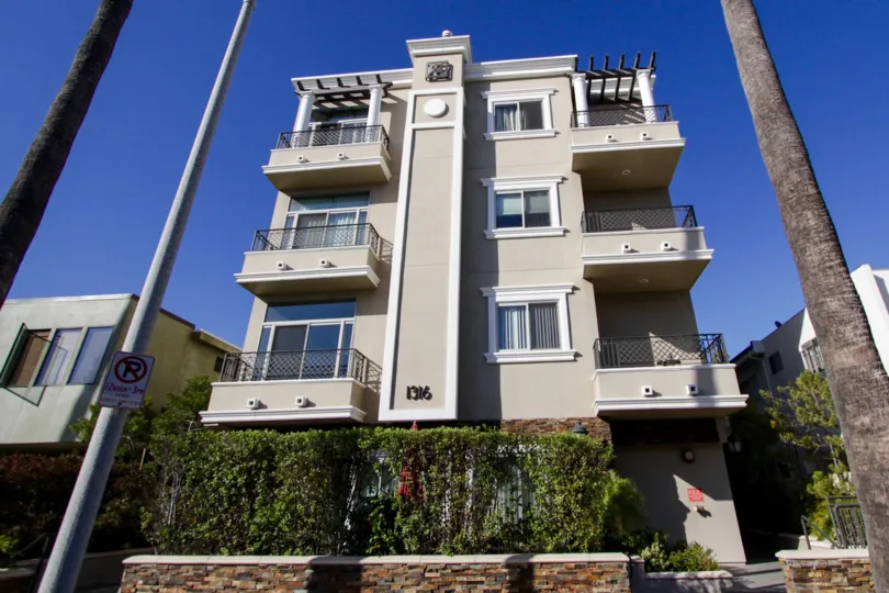 The building view of Amherst Villas in West LA