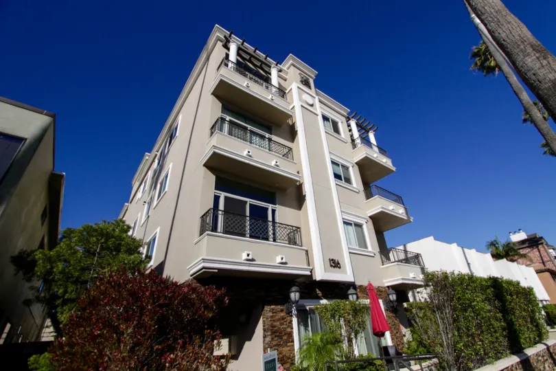 A view of Amherst Villas from the street in West LA