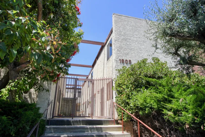entrance to the beautifully well built Barrington Gardens apartment, West La, California