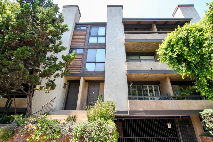 Comfortable apartment with a nice view, to reside with your family in Bundy Townhomes