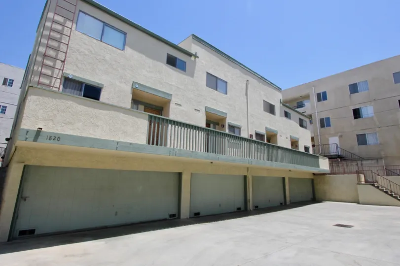 minimalistic looks of Butler Townhomes, West la, California