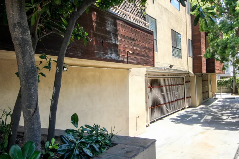 A very close look at the details of Carmel Terrace's apartment, West La, California