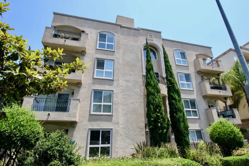 a beautiful place to live at centinela villas in west la city at california
