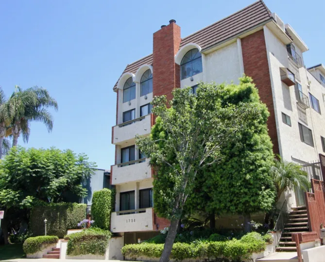 a home which is most beautiful in the chateau west of west LA city at california