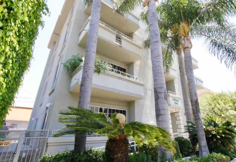 colby crest west la los angeles california apartment homes palm trees