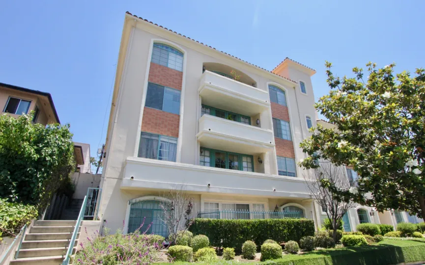 galant 3 storey building in Colby Regency, West La, California