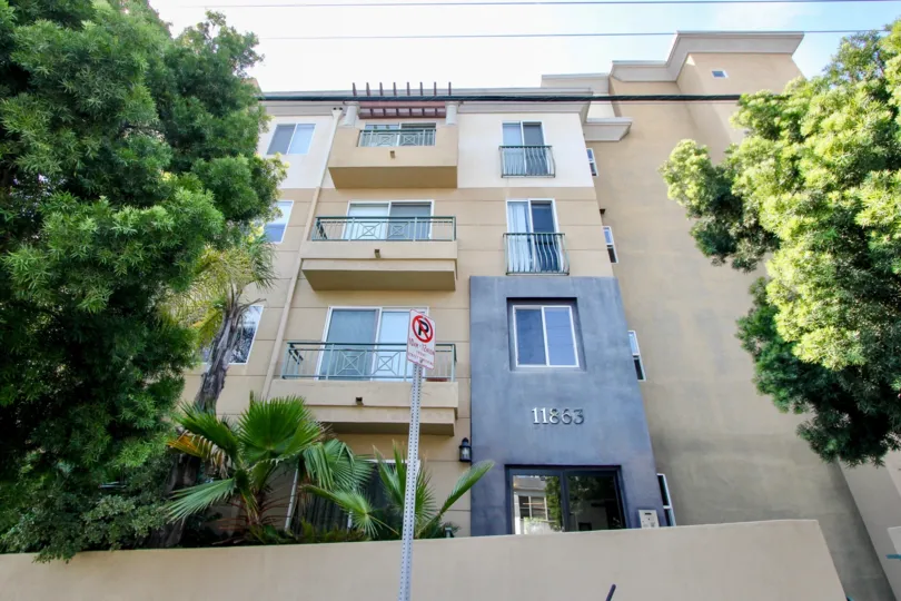 A west LA community building with 4 floors and patios in every home