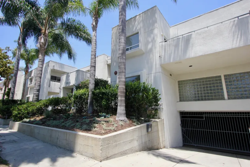 A beautiful home in the neighborhood of Purdue Pacific of West LA, CA