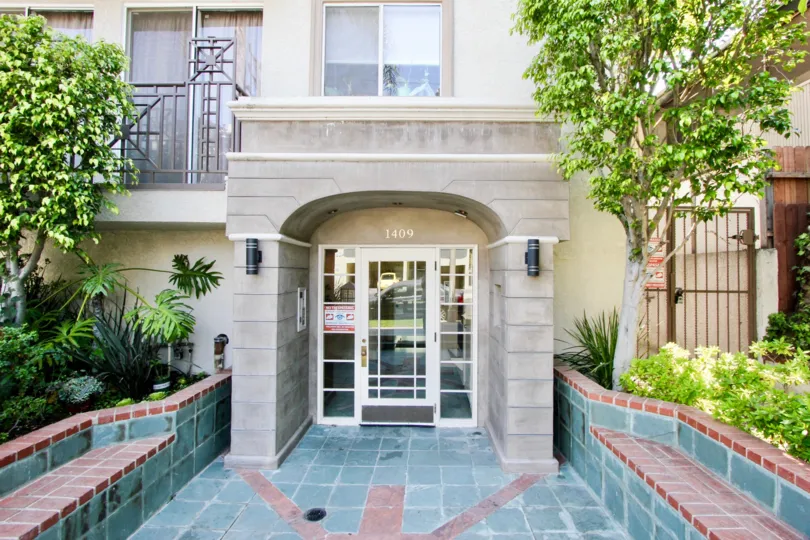 Beautiful sunny apartments in West LA california Saltair Royale