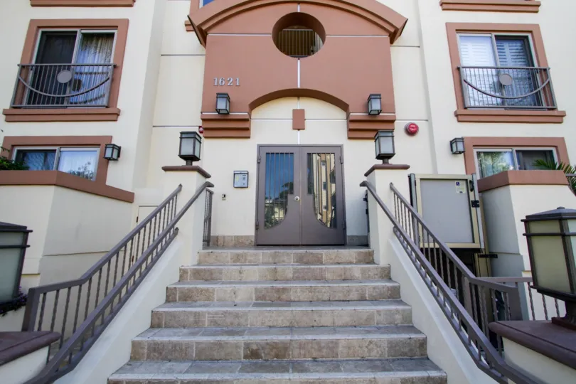 The steps up to the entrance into Sixteen Twenty One