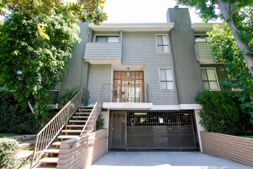 A SUNNY DAY IN THE STONER PARK CONDOS AND ECO FRIENDLY PLACE