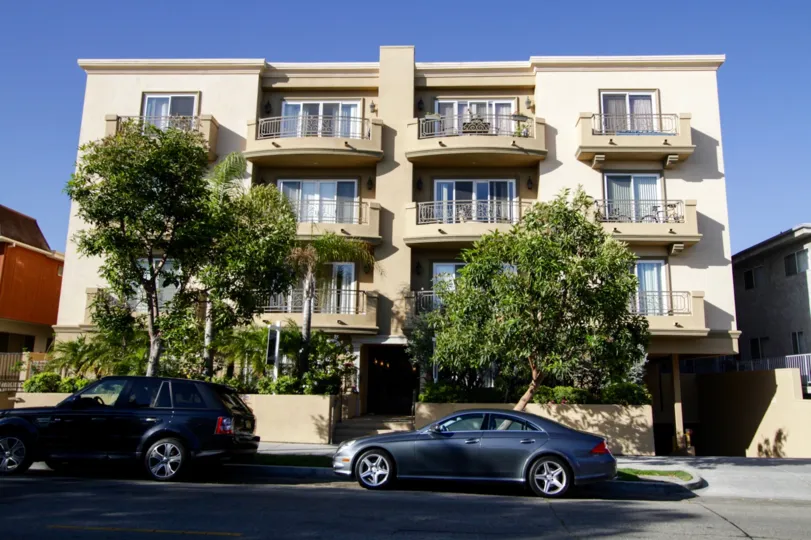 A view from the street in front of the Venezia Villas of West LA