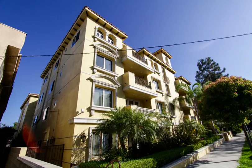 The Villa di Lamdeni building seen from the street