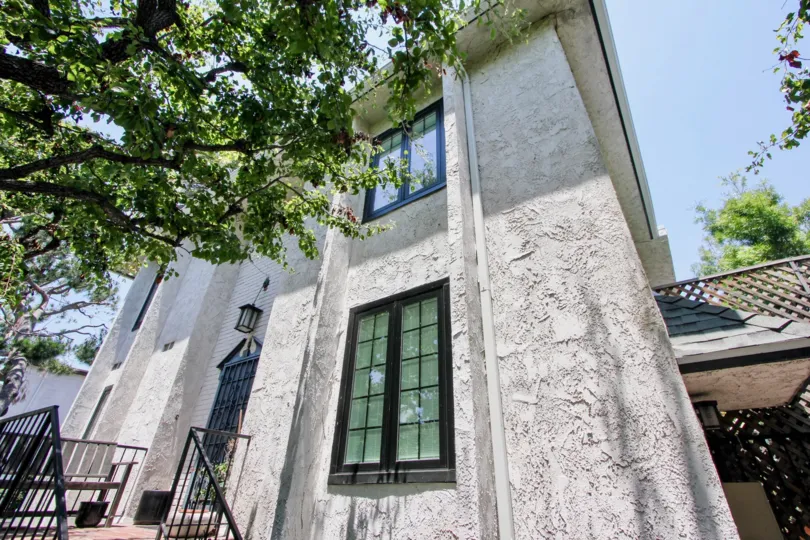 a beautiful home in west la city at california with beautiful architecture