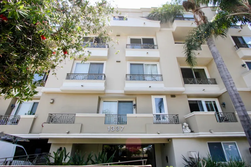front view of 1337 West Wing Grand Plaza building, West La, California