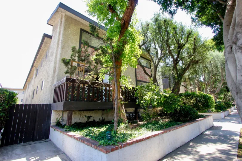 Experience the luxury with some greenery in the apartment resides in Westside Townhomes