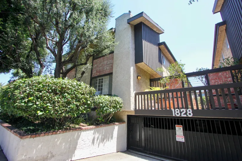 WESTSIDE TOWNHOMES IS IN THE CITY OF WEST LAND IN THE STATE OF CALIFORNIA