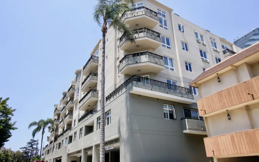 a beautiful home in west la city at california with beautiful architecture