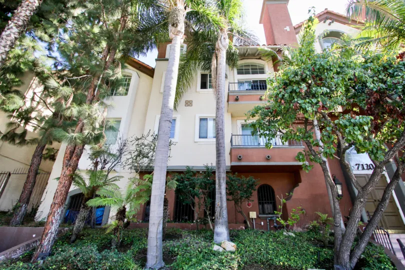 The view of the Capri Villas building