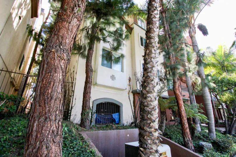 The arches in the Capri Villas building