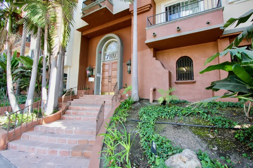 The yard in front of Capri Villas