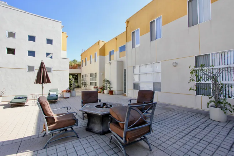 The patio at Kentwood Villas