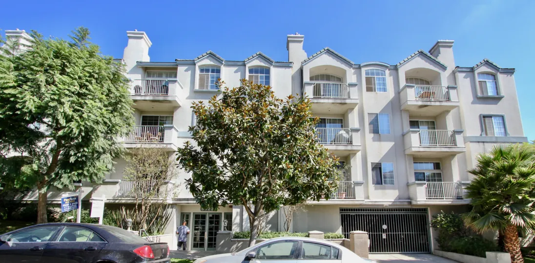 The view of Knowlton Place in Westchester, California