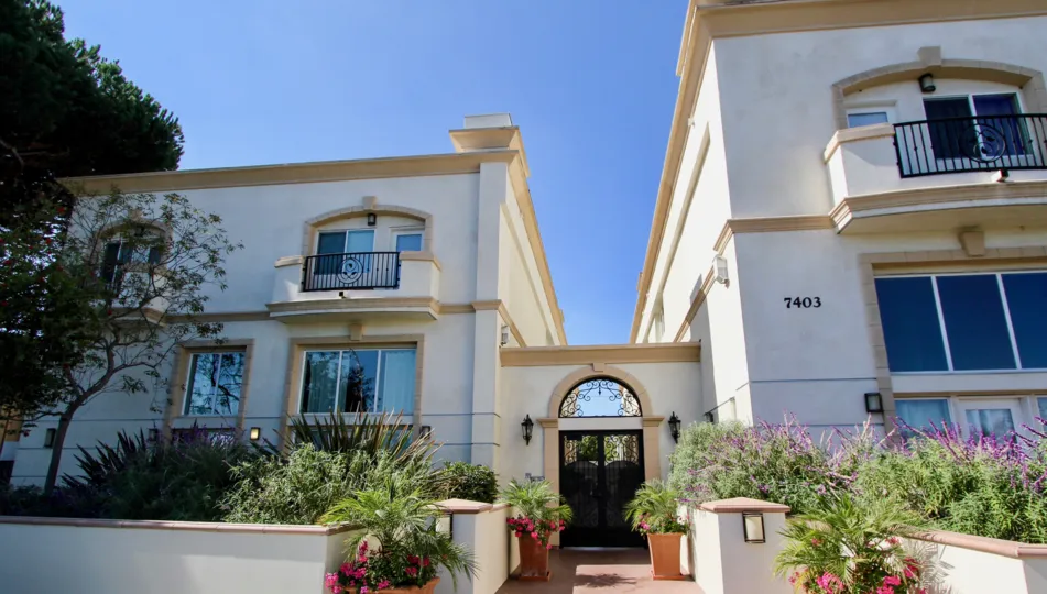 The entryway into Villa Alegra in Westchester, California