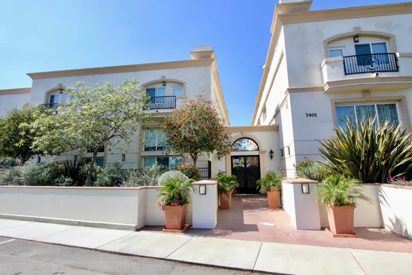 The view of Villa Alegra in Westchester, California
