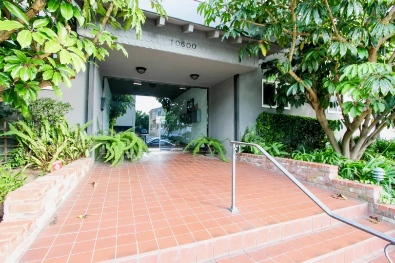 A beautiful entrance in 10600 Eastborne and the entrance is decorated with beautiful plants