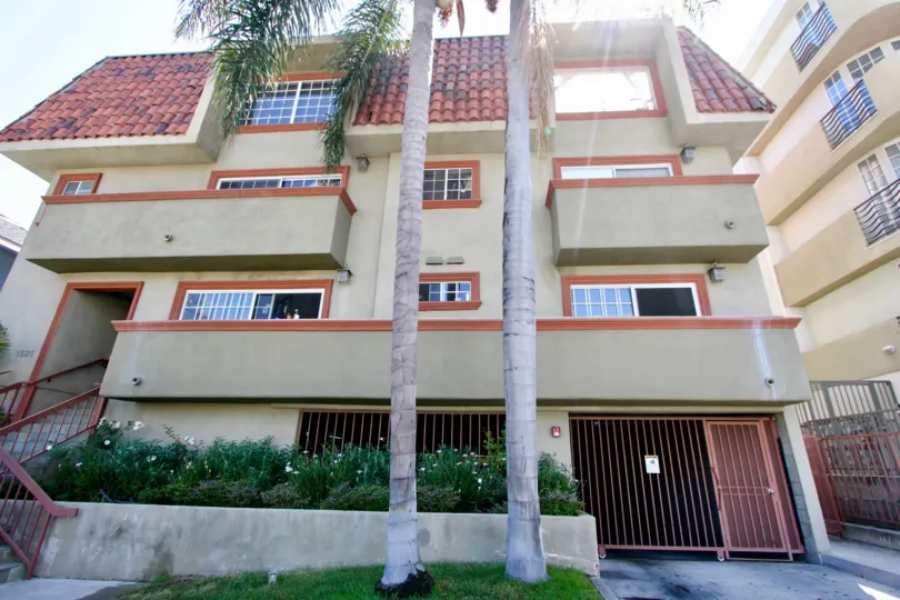 a beautyful morning the house in take place of westwood city at california
