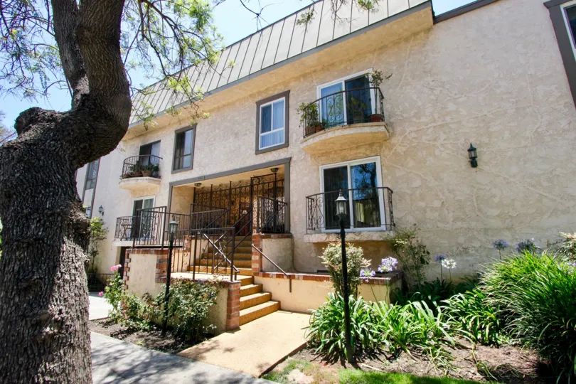 Location, Location, Location! This superb Westside 2 bed / 2 bath condo has just been recently remodeled. Features include brand new bathrooms with granite counters, kitchen with granite counters and stainless steel appliances, wood floors throughout, spa