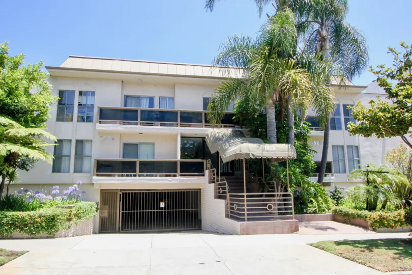 the building is most attractive and the sun shine very nice