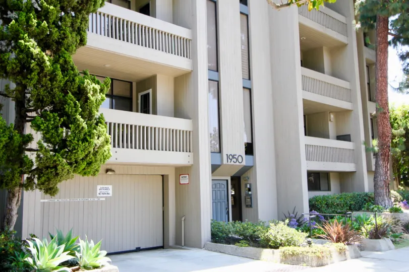 A nice and shiny day a very peaceful and spacious units of 1950 Beverly Glen in Westwood Califonia