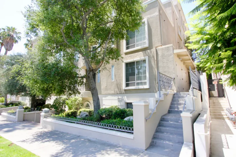 Grassy common area includes French courtyard with fountain. Only one common wall. Spacious master with double closet hall leading to large master bath with over-sized shower. Hardwood floors, newly carpeted bedrooms, gas fireplace, recessed lighting, newe
