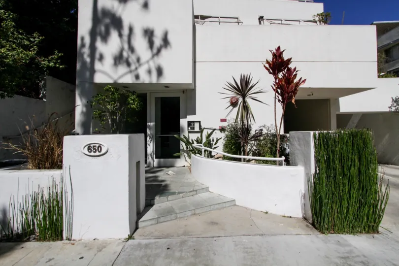 The entryway into 650 Kelton in Westwood