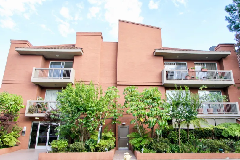 great walls of Almayo Court, Westwood, California