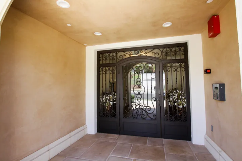 The entrance at Ashton Trieste