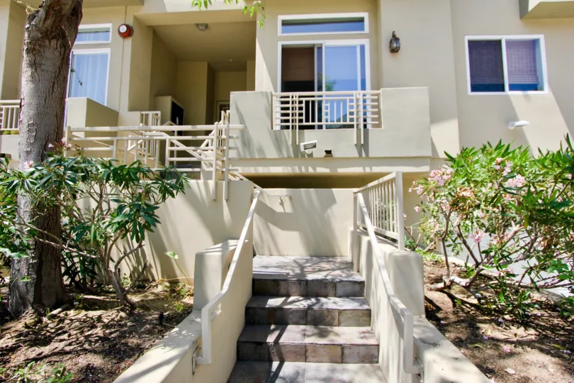 A big house in bentley crest. The front of the house is well decorated with glass and garden