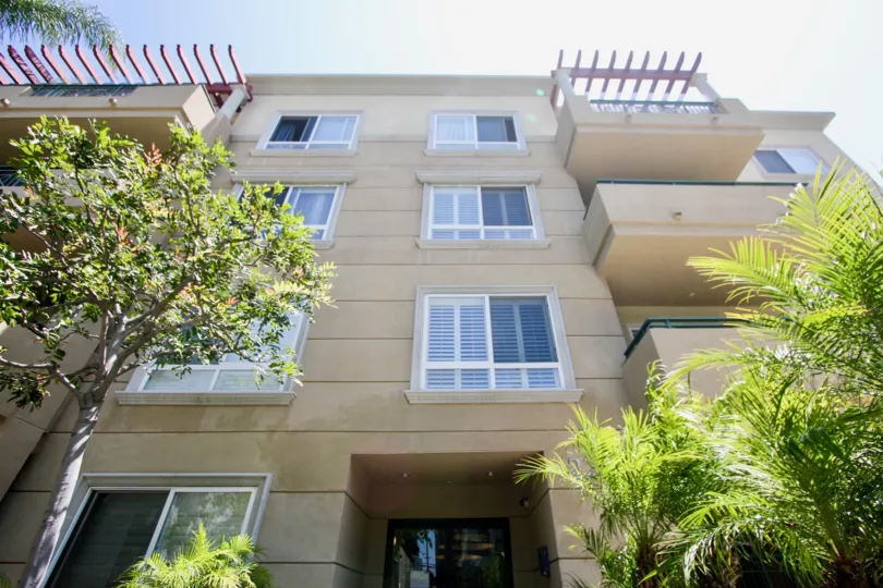 This building is look like a apartment having three floor.