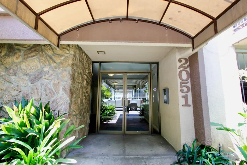 An entrance in Bentley West and the entrances side is builted with rock