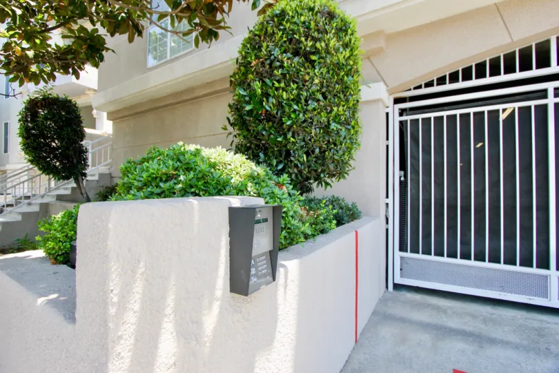 A wall is a structure that defines an area, carries a load, or provides shelter or security. There are many kinds of walls: Defensive walls in fortification Walls in buildings that form a fundamental